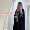 Schwarze Abaya mit Lila
