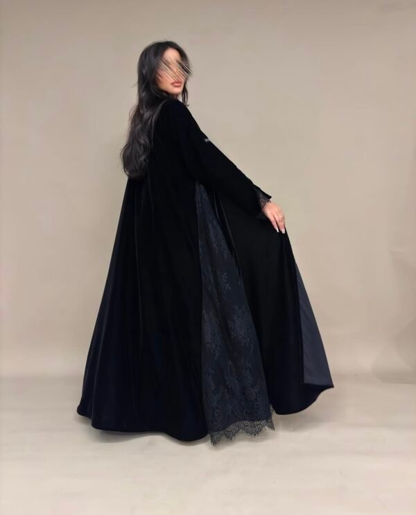 Königliche Abaya aus weichem Samt