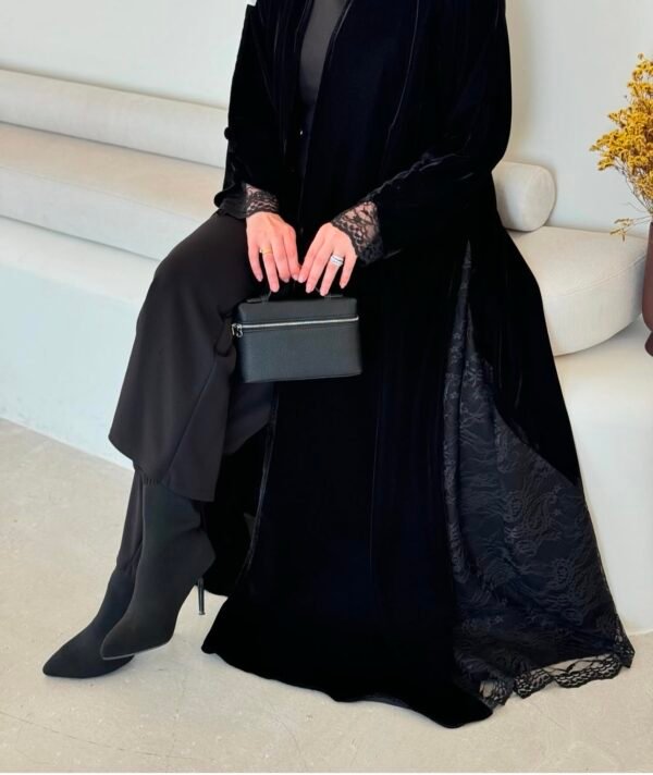 Königliche Abaya aus weichem Samt