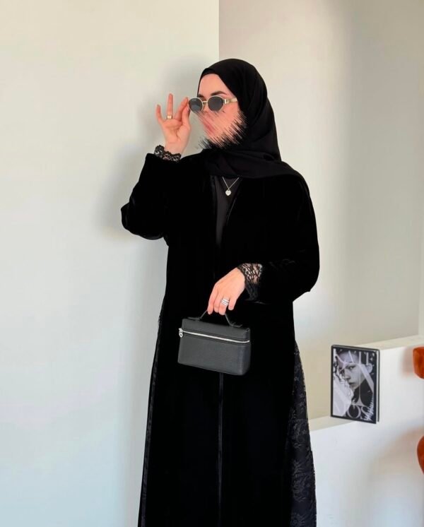 Königliche Abaya aus weichem Samt