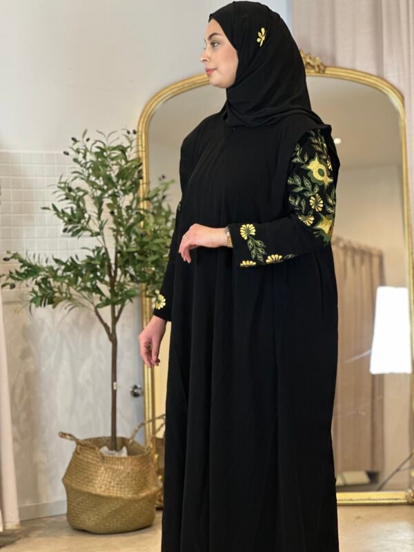Alltags Abaya mit Blümschen Details