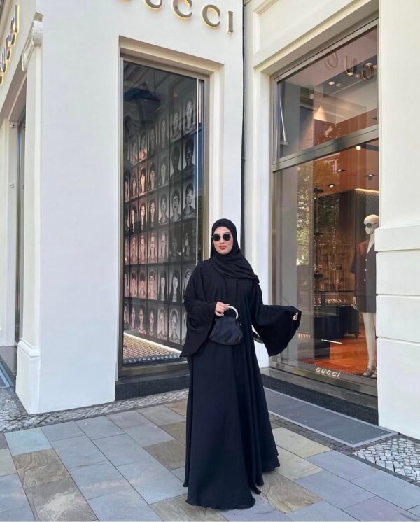 Luxury Abaya in Schwarz