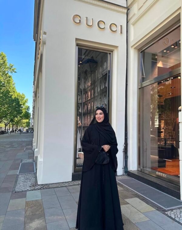 Luxury Abaya in Schwarz