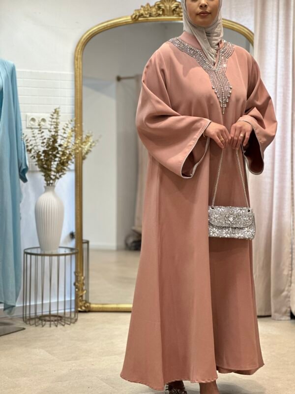 Rose Kuwaiti Kleid