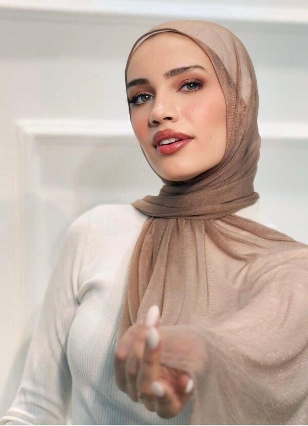 حجاب كشمير باللون البيج