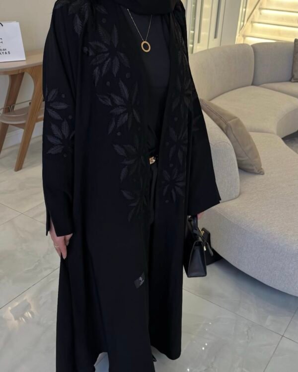 Elegante Bestrickte Abaya in Schwarz mit Muster Details