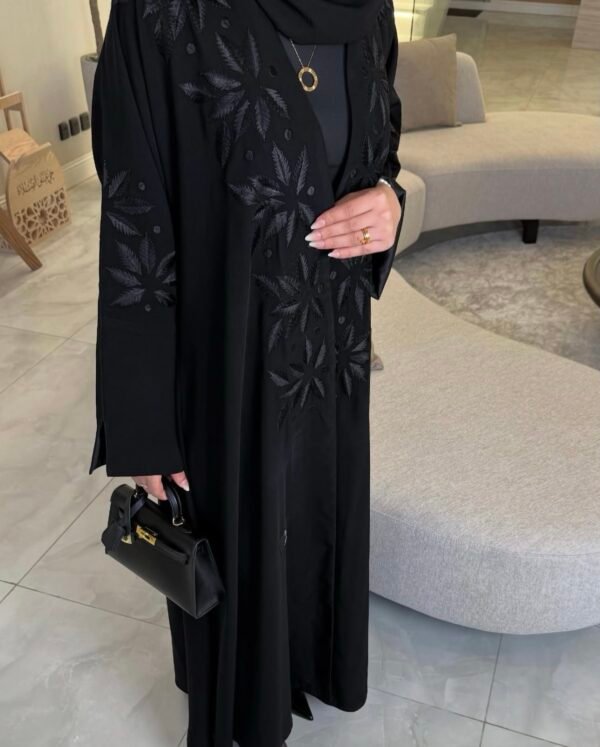 Elegante Bestrickte Abaya in Schwarz mit Muster Details