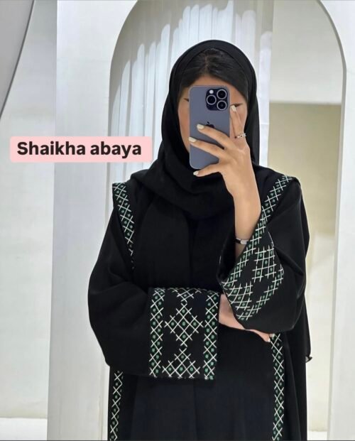 Abaya in Schwarz